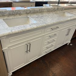 Aberdeen 72 in. Double Sink Freestanding White Bath Vanity with Carrara Marble Top