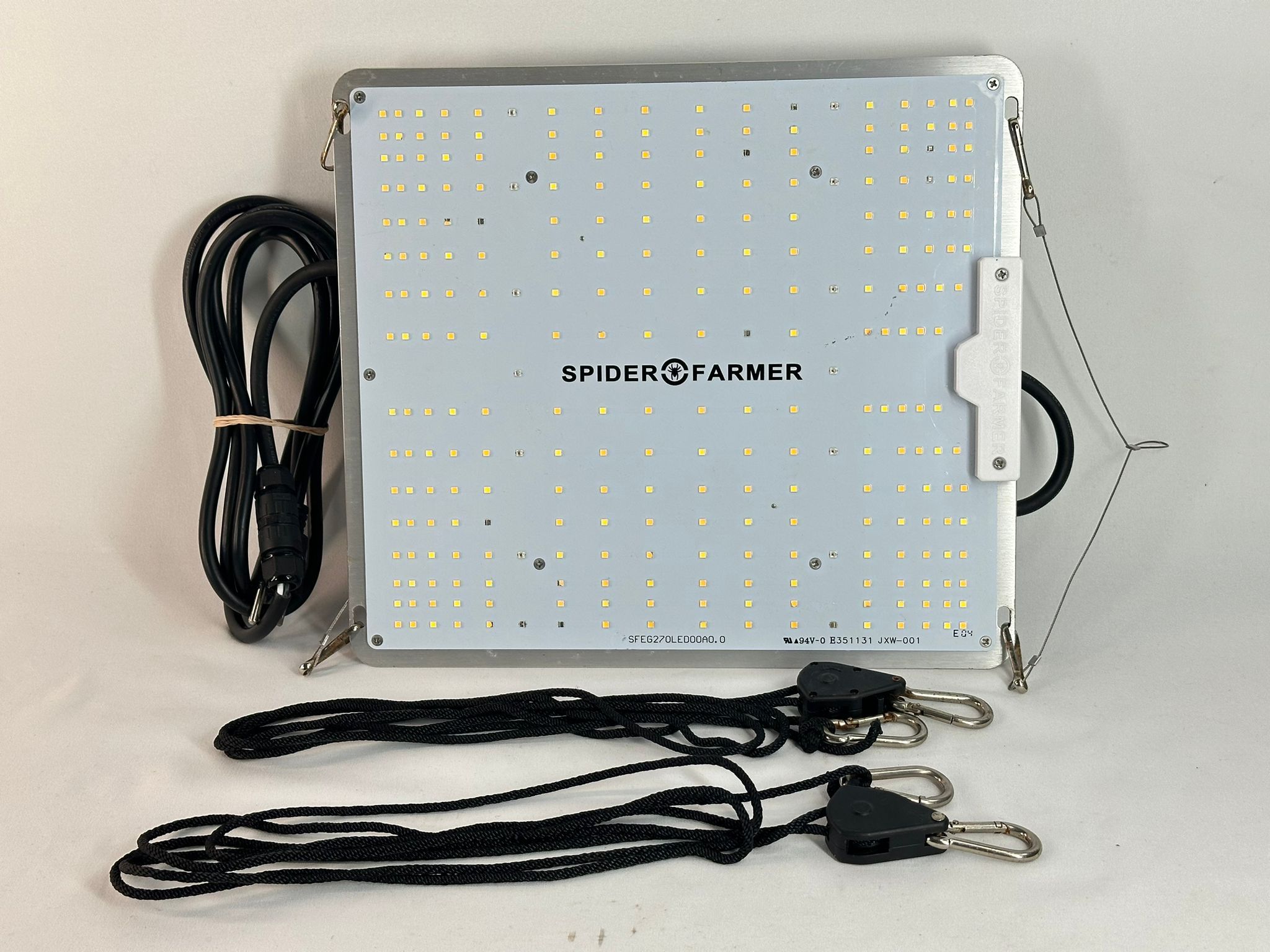 #1646 Spider Farmer SF-1000 LED Grow Light