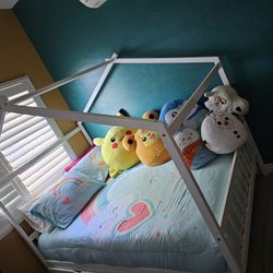 Children's Bed (Size Full) 