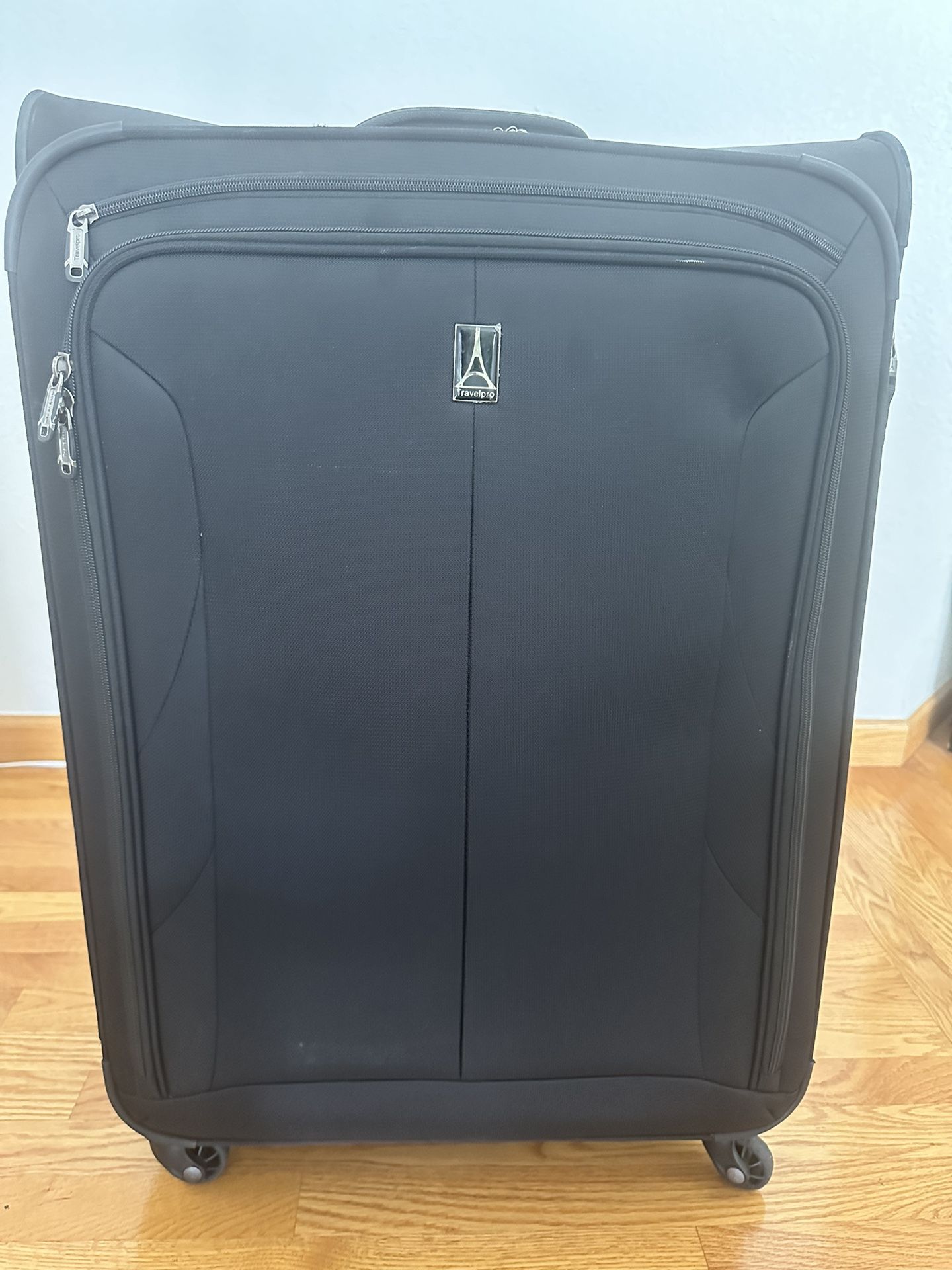 Travel Pro Spinner Luggage 29 Large Check In