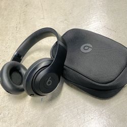 Beats Studio Pro w/ Case