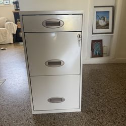 3 Drawer File Cabinet 