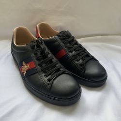 Used! Authentic! GUCCI MEN'S ACE EMBROIDERED SNEAKER. Men Size 11