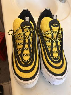 Men’s Nike Shoes Size 10