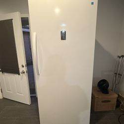 Element 21.0 cu. ft. Upright Convertible Freezer/ Refrigerator 