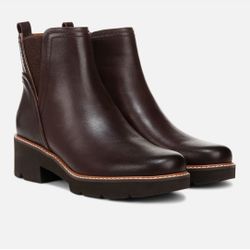 Naturalizer Darry Bootie Size 9.5