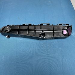 Toyota Prius 17 Bumper Braket LH New