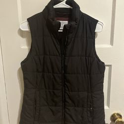 Amazon Essentials Women’s Black Puffer Vest 