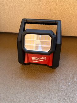 Milwaukee Rover Light - Great Condition