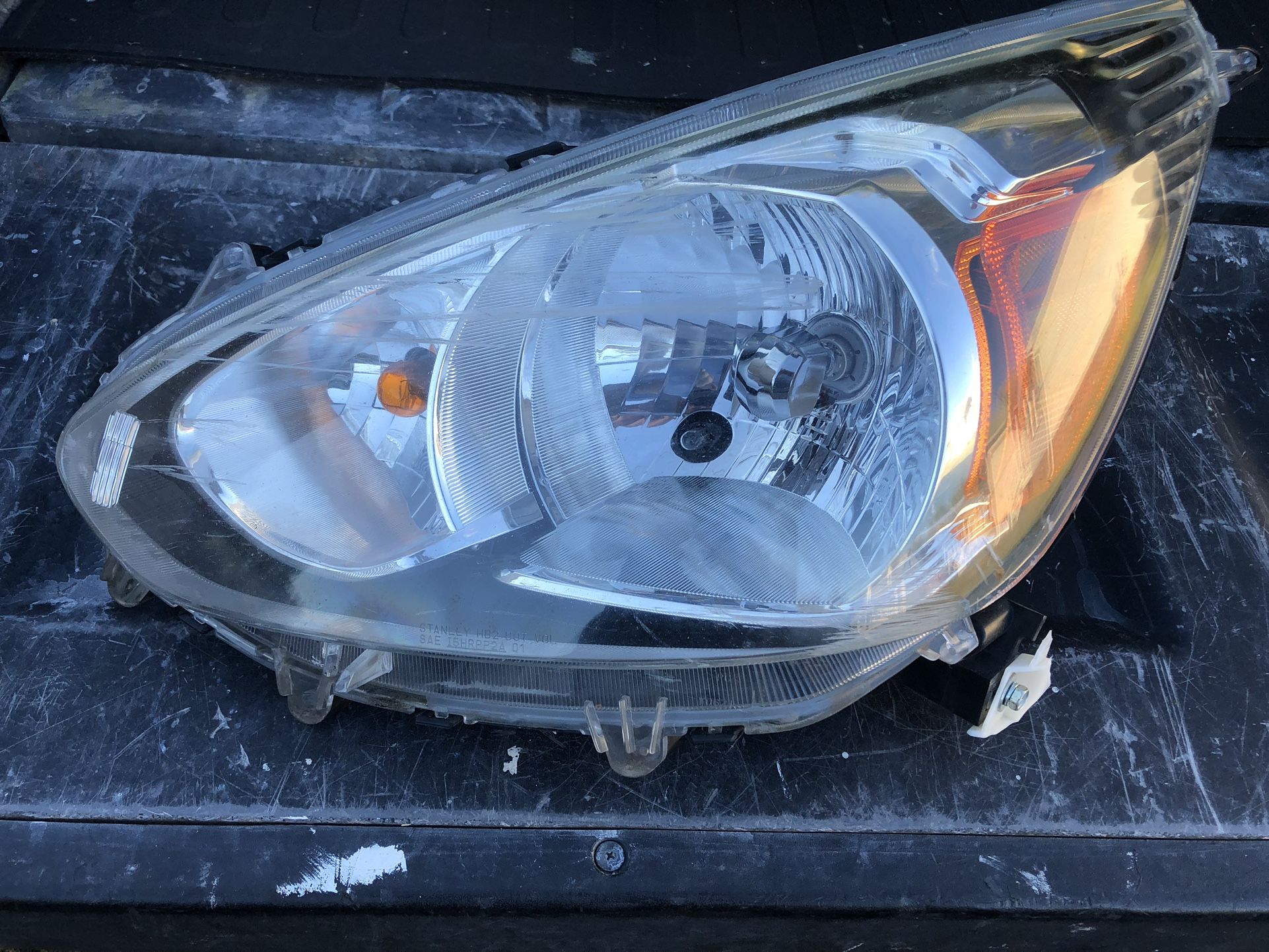 2017 Mitsubishi Mirage Hatchback OEM Driver Side Headlight Assembly 