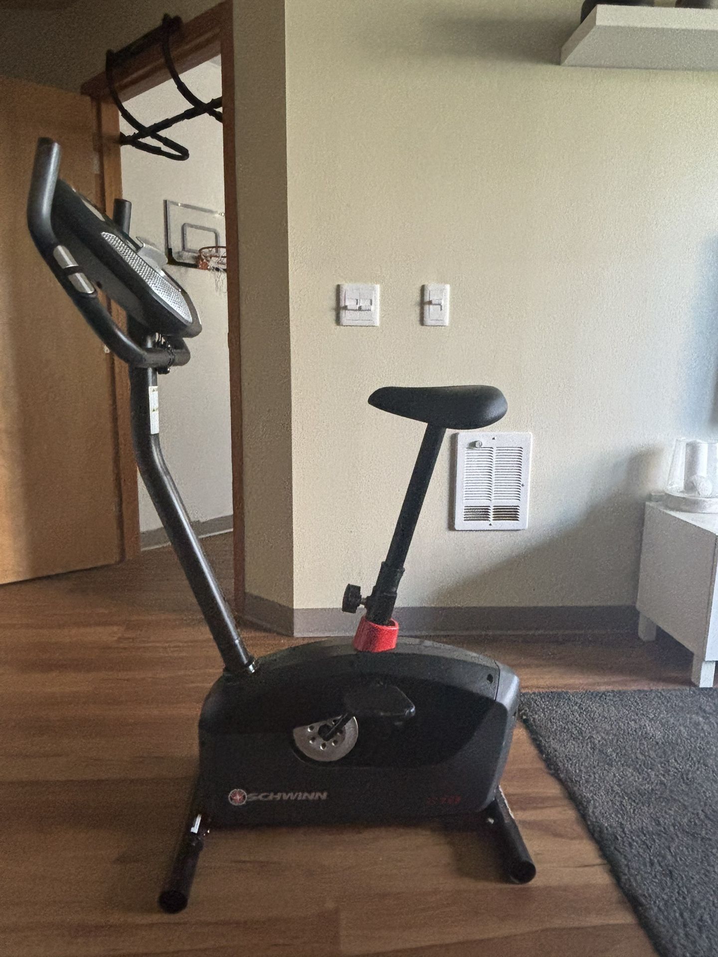 schwinn workout bike 