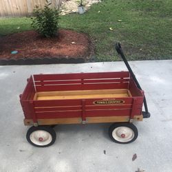 Radio Flyer Town  and  Country Wagon