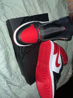 Jordan 1 Mid SE Patent Bred Mens Size 9.5
