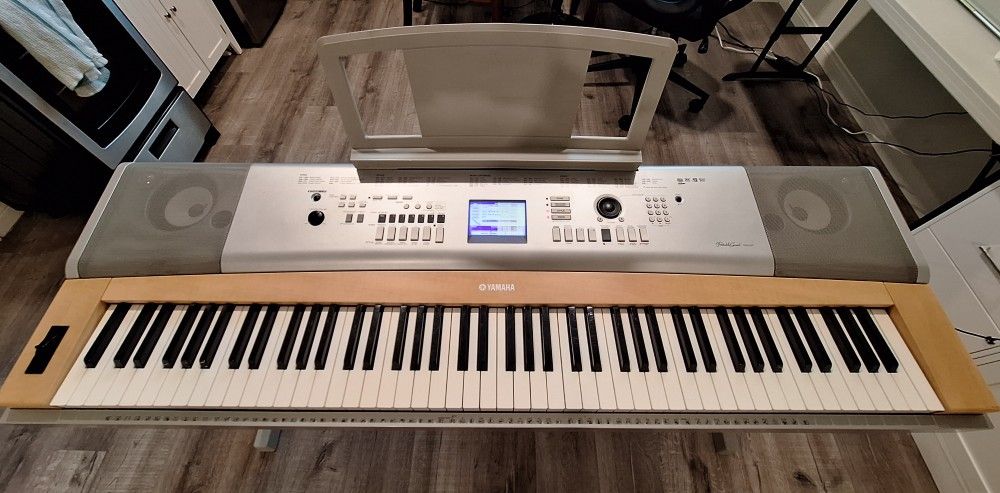 Yamaha DGX620 Stage Digital Piano