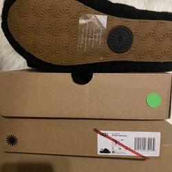 Ugg  Yeah  Slide  Black Size  8.9.10.11