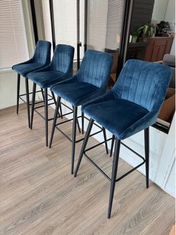 4 Barstools
