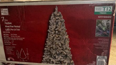 Home Accents 7.5ft Festive Mixed Pine Flocked LED Pre Lit Tree. 1009 Branch Tips.