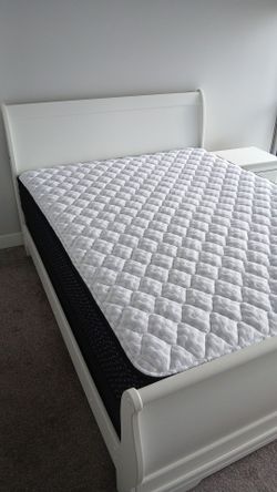 Queen bed set
