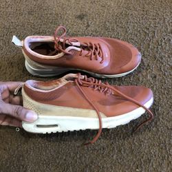 Women’s Nike shoes
