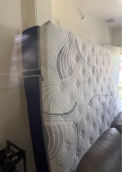Brand new novaform Costco king size bed