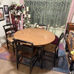 Vintage Heywood-Wakefield Style Drop-Leaf Dining Table With 4 Hitchcock Rush Seat Chairs – Old Colony Style