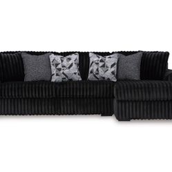 BLACK PLUSH SECTIONAL 10’x 5.5’ Wide Code 6 Accent Pillows