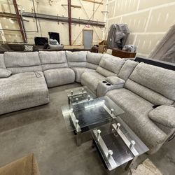 *Free Delivery* Ashley Large 6 Piece Sectional Couch (Retail $3,000+)