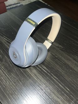 Beats Studio3 Wireless Noise Cancelling Over-Ear Headphones - Apple W1 Headphone Chip, Class 1 Bluetooth, 22 Hours of Listening Time, Built-in Microph