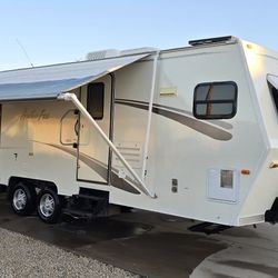 2005 Arctic fox Travel trailer 2 Slide Is Very Clean 