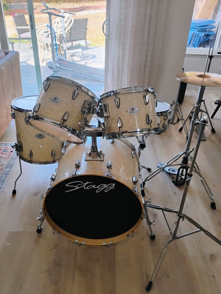 Stagg Drum Set