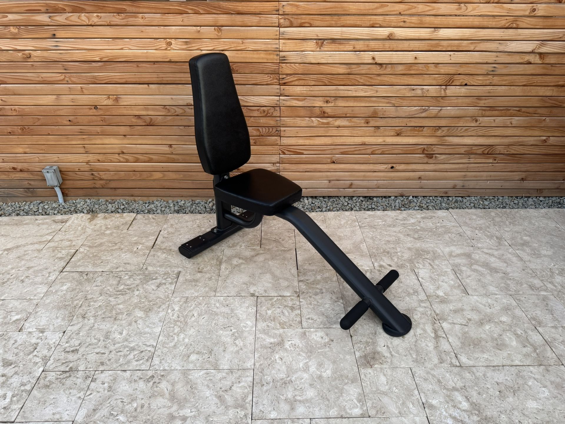 💪 Brand New Titan Fitness Utility Bench – Fixed Upright Back