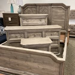 New King Bedroom 🔥🔥 SOLID WOOD