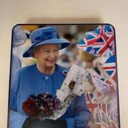 Queen Elizabeth Walkers Special Edition Shortbread Tin 