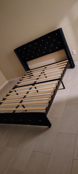 Velvet full size bed frame like new