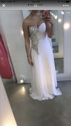 White Sleeveless Prom Dress