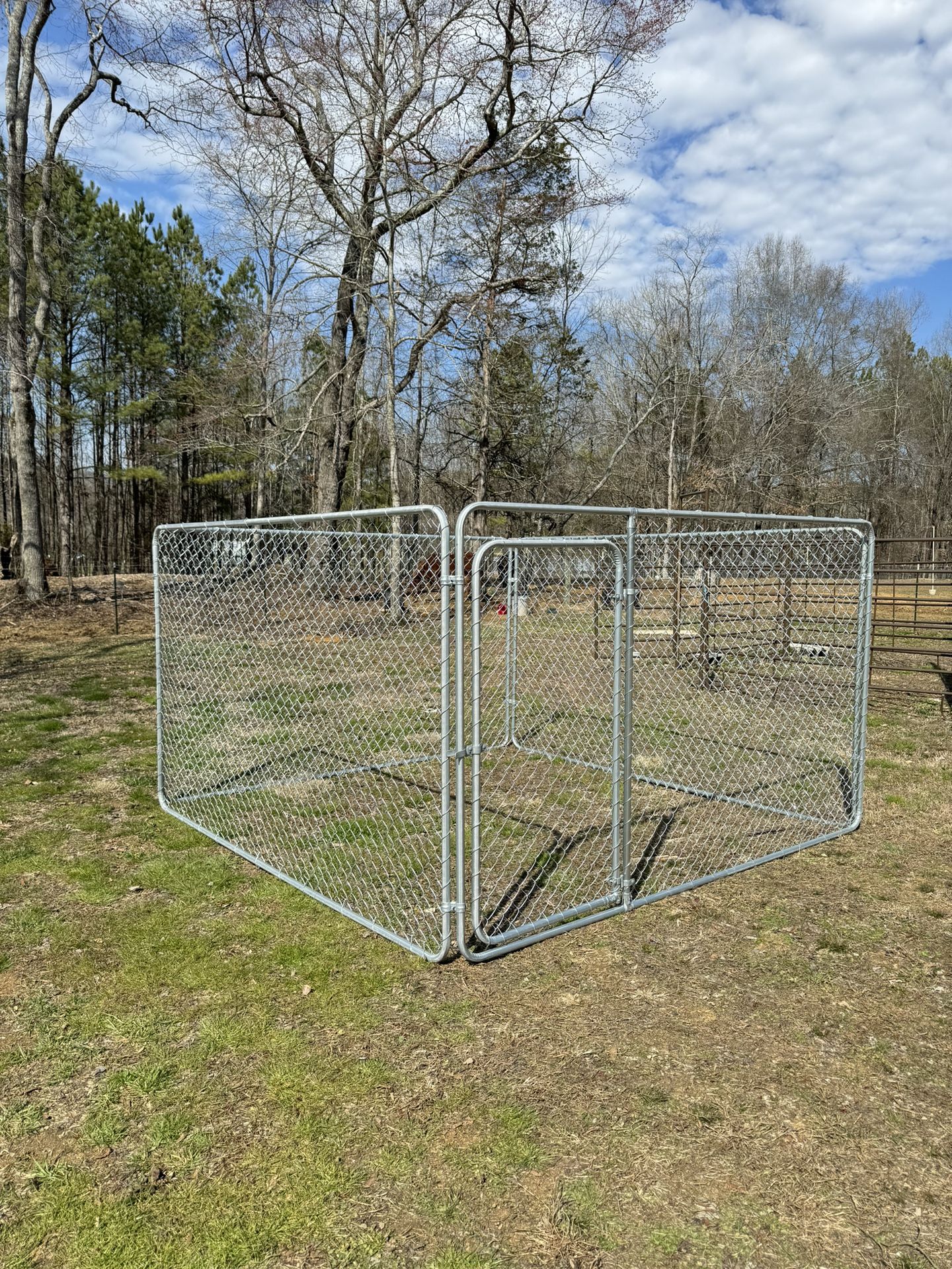New 10x10x6 Dog Kennels
