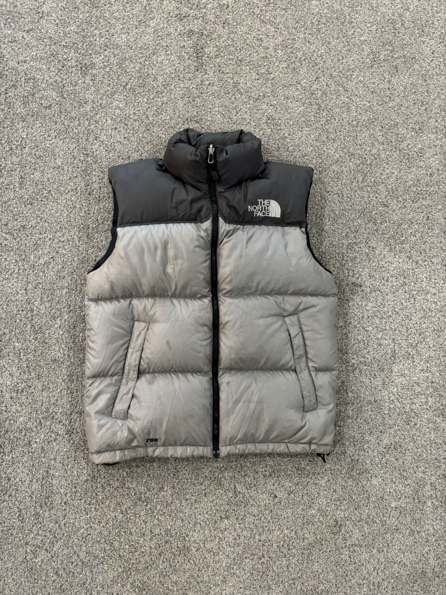 2000s Two Tone north face 700 puffer vest men’s size M