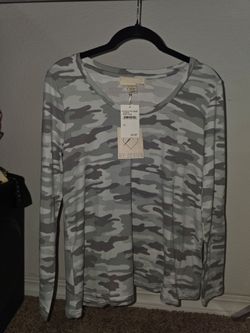 Women’s Gray Camo Long Sleeve Top Size XS New