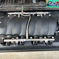 LS3 Chevy Intake Manifold With Fuel Rail And Injectors GM 1(contact info removed)