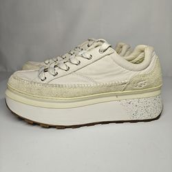 Size 10 US UGG Marin Lace sneaker features a 2-inch platform sole