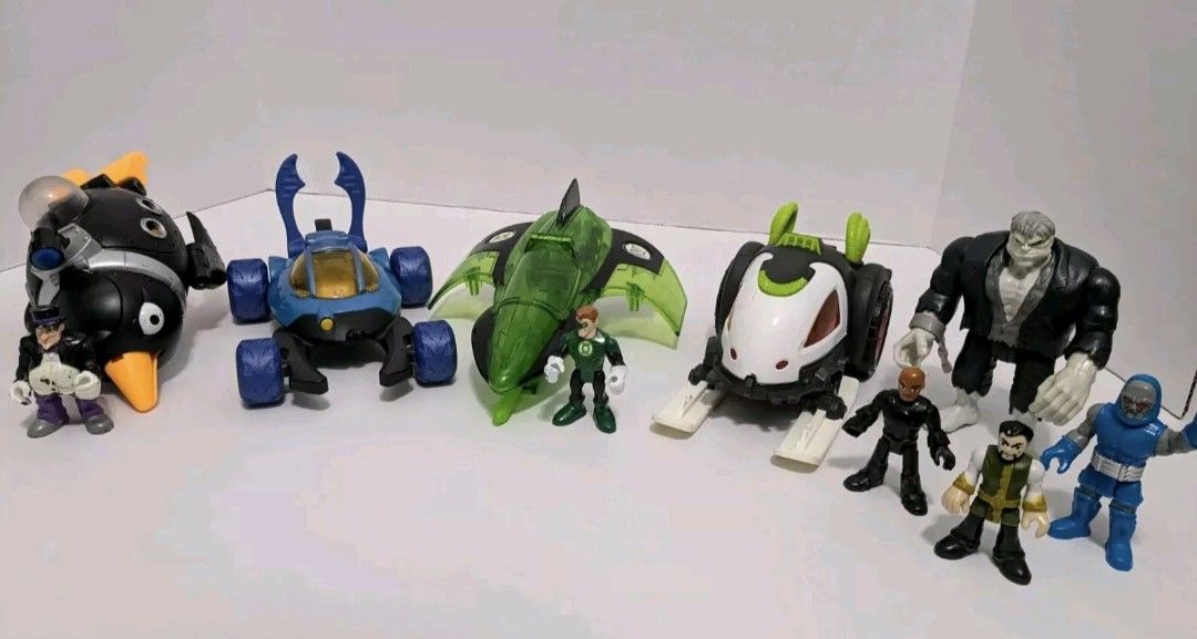 Imaginext D.C. Comics Vehicles And Figures
