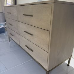 Modern Natural Wood Dresser - 6 Drawers 