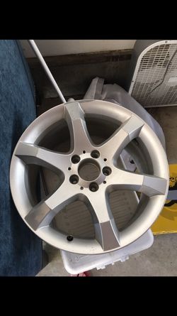 Mercedes wheel factory stock