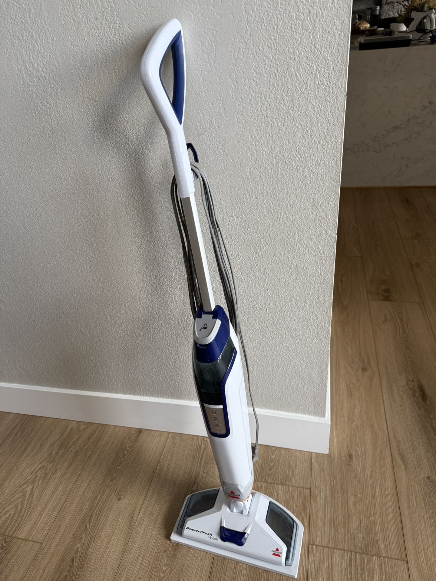 Bissell Powerfresh deluxe steam Mop 