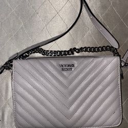 Victoria's Secret Pebbled Gray V-Quilt Street shoulder Bag Chain Strap Purse New