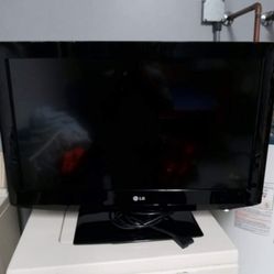 32 Inch LG TV