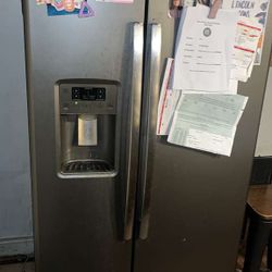 Refrigerator 