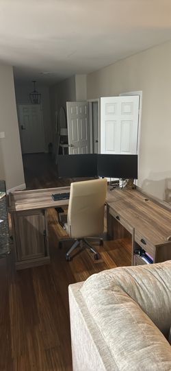 Wood Desk And Chair