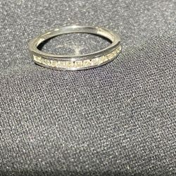 10K White Gold Diamond Ring / Band