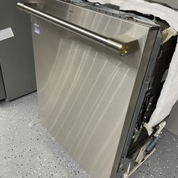 Monogram - 24" Top Control Smart Built-In Tub Dishwasher with 3rd Rack, Advanced Wash System and 39 dBA - Stainless Steel